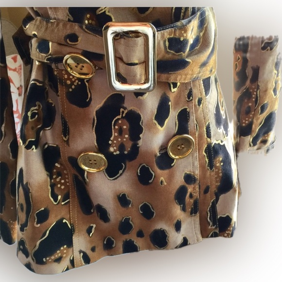 EUC Cache jacket in a gold animal print - Picture 3 of 5